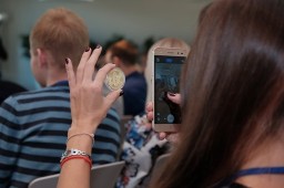 eBay принимает биткойн